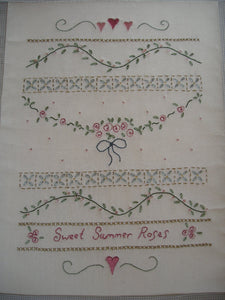 CALICO DESIGNS Sweet Summer Roses Sampler PDF